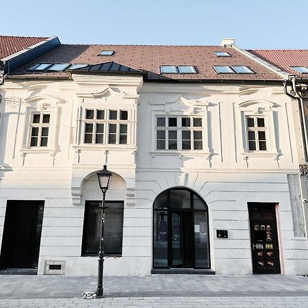Hviezdoslavova Apartments, Trnava Centre, Parking Available Exteriör bild