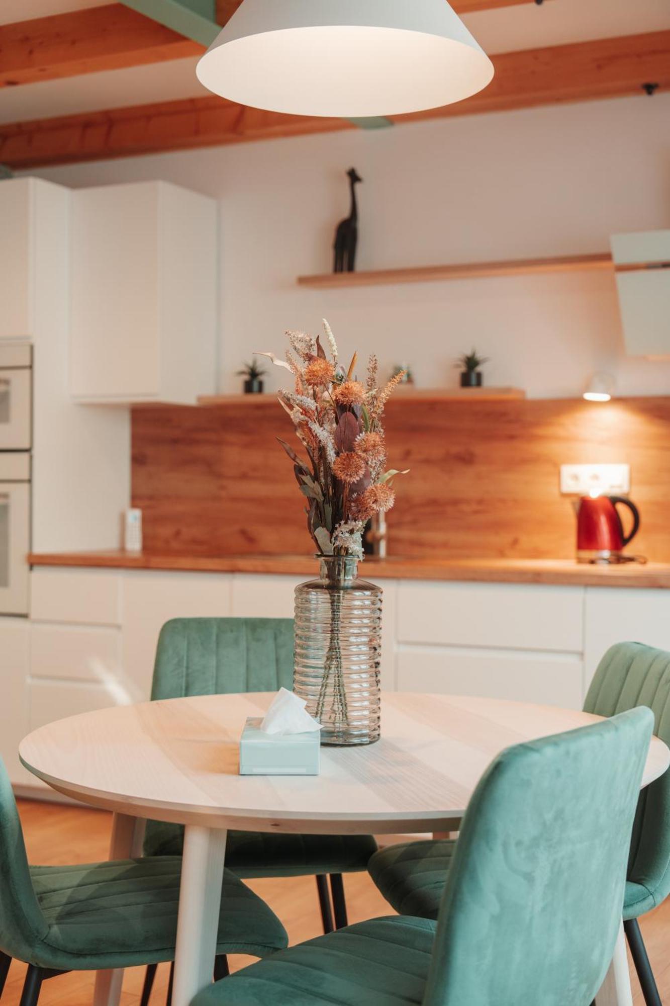 Hviezdoslavova Apartments, Trnava Centre, Parking Available Exteriör bild